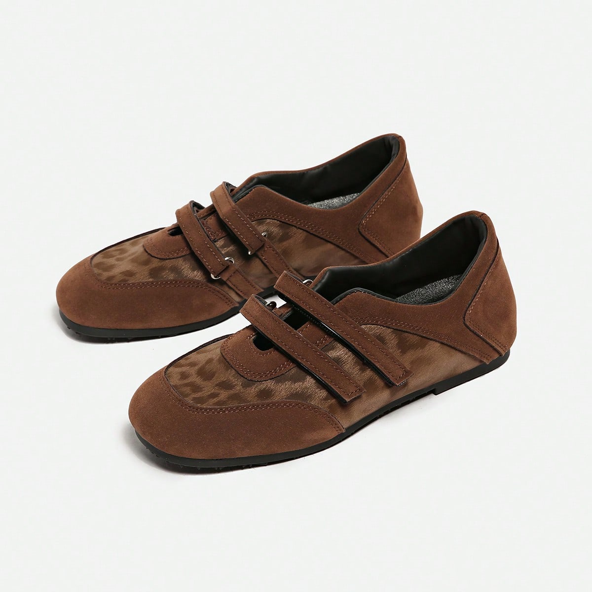 Zapatos de tipo Mary Jane versátiles con cierre de gancho y bucle, estilo retro rojo, otoño/invierno 2025 primavera, zapatos planos de cuero de punt