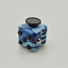 1 件缓解压力骰子手柄魔方骰子，烦躁玩具立方体玩具感官玩具，具有 6 种不同功能，缓解压力焦虑玩具，消磨时间手指玩具，办公室教室玩具，成人礼物（颜色） - 彩色 - 查看 4