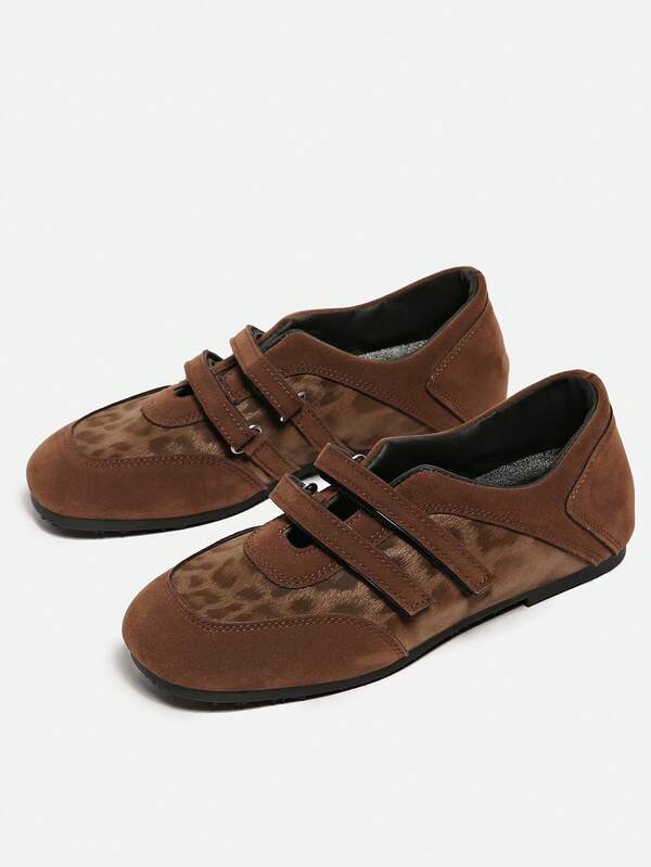 Zapatos de tipo Mary Jane versátiles con cierre de gancho y bucle, estilo retro rojo, otoño/invierno 2025 primavera, zapatos planos de cuero de punta redonda casuales para mujer, tipo ballet