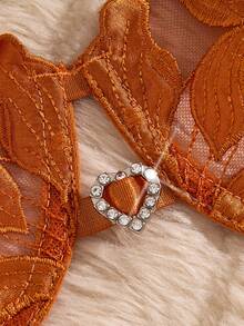 3 Sets Of 6-Piece Women's Comfortable And Soft Embroidered Lily Flower Heart-Shaped Design Embroidered Women's Bra Two Pieces Set, Color Ding Side Support Comfortable And Smooth, Comfortable Home Style Ultra Short Bra And Thong Lingerie Set