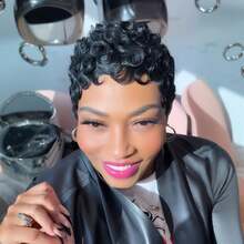 Krótka peruka typu Pixie Cut z 100% ludzkich włosów, krótka, kręcona peruka typu Pixie Cut z grzywką - przyjazna dla początkujących, bezklejowa, maszynowo wykonana peruka z naturalnych włosów o gęstości 180%, z czepkiem z siateczki różanej, do codziennego noszenia, wygodna, krótka peruka typu Pixie Cut na kostiumy na Halloween