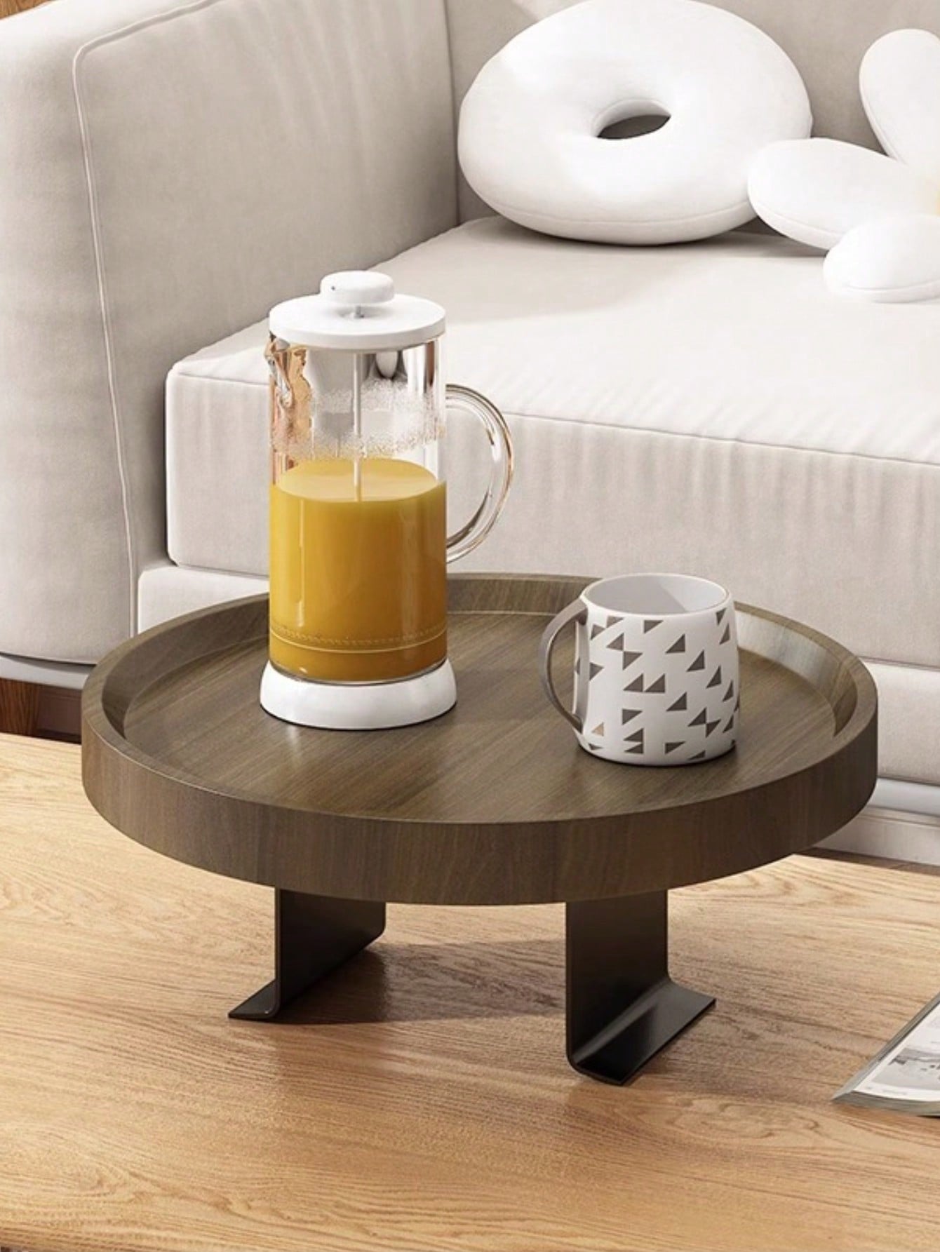 طاولة قهوة صغيرة