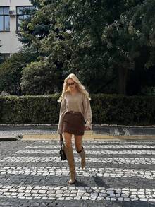 VIBEWAVE Lässiger V-Ausschnitt Langarm Strickpullover für Frauen, Relaxed Fit, einzigartiges Design, Kollektion 2025