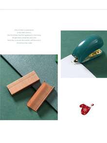 1pc Christmas Desktop Stapler, Cute Mini Stapler For Students, Space-Saving For Home/Office/Student Use, Compact Design, Portable, Colorful Paperclip Christmas Transparent Creative Stationery Set, Clip, Stapler, Christmas Gift