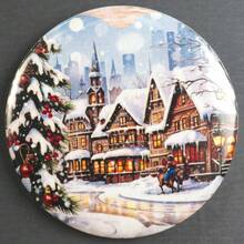 1PC Manual Christmas Bottle Opener Refrigerator Magnets For Beer And Beverages - Easy To Hold Round Bottle Opener, Decorative Fridge Magnet With Nativity, Santa Claus, Snowman Elements, Fun Kitchen Supplies, Thanksgiving, Christmas And New Year Gifts, Christmas Party Supplies, Family Dinner