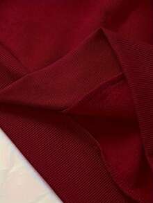 Women's Y2K Style Burgundy Sweater With Bold White 'Bench' Letter Print - Long Sleeve Crew Neck Pullover Sweater With White Cuffs And Hem, Suitable For All Seasons Casual And Semi-Formal Wear, Layerable (Machine Washable) - Minimalist Aesthetic, Y2K Fashion Letter Print Sweater, Fashionable And Comfortable, Suitable For Layering Or Wearing Alone, Elegant Modern Design With 'Bench' Letter, High-Quality Women's Winter Sweater, Oversized Sweater, Women's Winter Sweatshirt, American Women's Sweater, Embroidered Sweatshirt 2025 - 酒紅色 - 查看 4