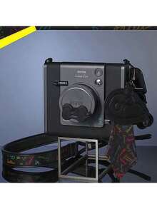 FujiFilm Cameră instantanee de format lat WIDE EVO cu imprimare wireless Bluetooth pentru telefonul mobil, moduri duale de fotografiere, ieșire instantanee HD, performanță portabilă acasă și o cutie cadou în ediție limitată aniversară de 75 de ani a Snoopy.