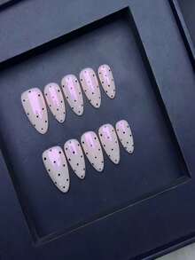 10 Peças de Unhas Postiças Feitas à Mão, Bolinhas Pretas e Brancas, Estilo Europeu e Americano, Unhas Curtas, Unhas de Amêndoa, Adequadas para Uso Diário por Senhoras e Meninas e como Presentes para Festivais, Adequadas para o Dia dos Namorados, Natal.