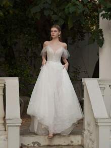 Romantic Mesh Fabric Deep V Neck Long Wedding Dress With Elegant Applique Details
