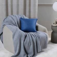 Conjunto de 2 almofadas de veludo cotelê de 45*45cm (incluindo o enchimento), macias e confortáveis, ideais para decorar janelas de quartos, carros e varandas, criando um ambiente aconchegante e relaxante. Feitas com material de alta qualidade, o tecido é firme, liso, delicado e macio ao toque, com excelente afinidade com a pele.