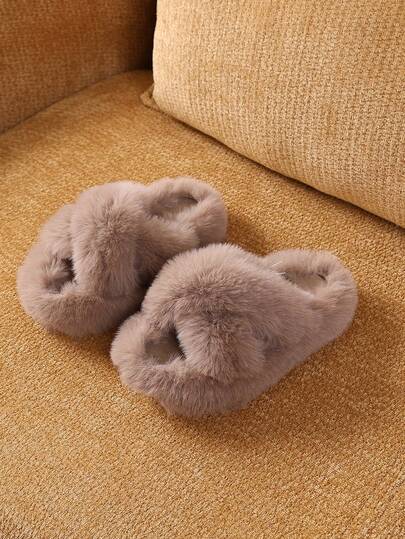 1 Pair Winter Plush Lined Slippers, Fashionable Slippers For Winter School Season, Soft & Comfortable Winter Shoes