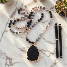 1 Pcs Women's Black Natural Semi Gemstone Autumn/Winter Fashionable Bohemian Style Necklace, With Irregular Large Crystal Cluster Pendant Necklace In The Shape Of A Water Droplet, Perfect For Sweater Chains, Clothing Matching, And Gift Giving - 黑色 - 查看 2