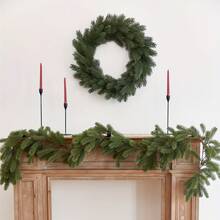 Corona de ramas de pino verde de 45 cm, guirnalda navideña de plástico duradero y realista con agujas y ramas de pino, decoración colgante para interiores y exteriores, puertas, paredes, ventanas, con asa para colgar fácilmente, adorno festivo para Navidad, Acción de Gracias y Año Nuevo