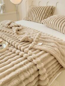 1件装超柔软保暖条纹毯 - 可机洗涤纶材质，春秋季最佳选择，防过敏，四季皆宜，舒适保暖，适用于沙发、床铺或作为礼物 - 混色，沙发毯，中性家居装饰，低过敏材质，秋季装饰，冬季装饰，房间装饰，返校季 - 卡其色 - 查看 5