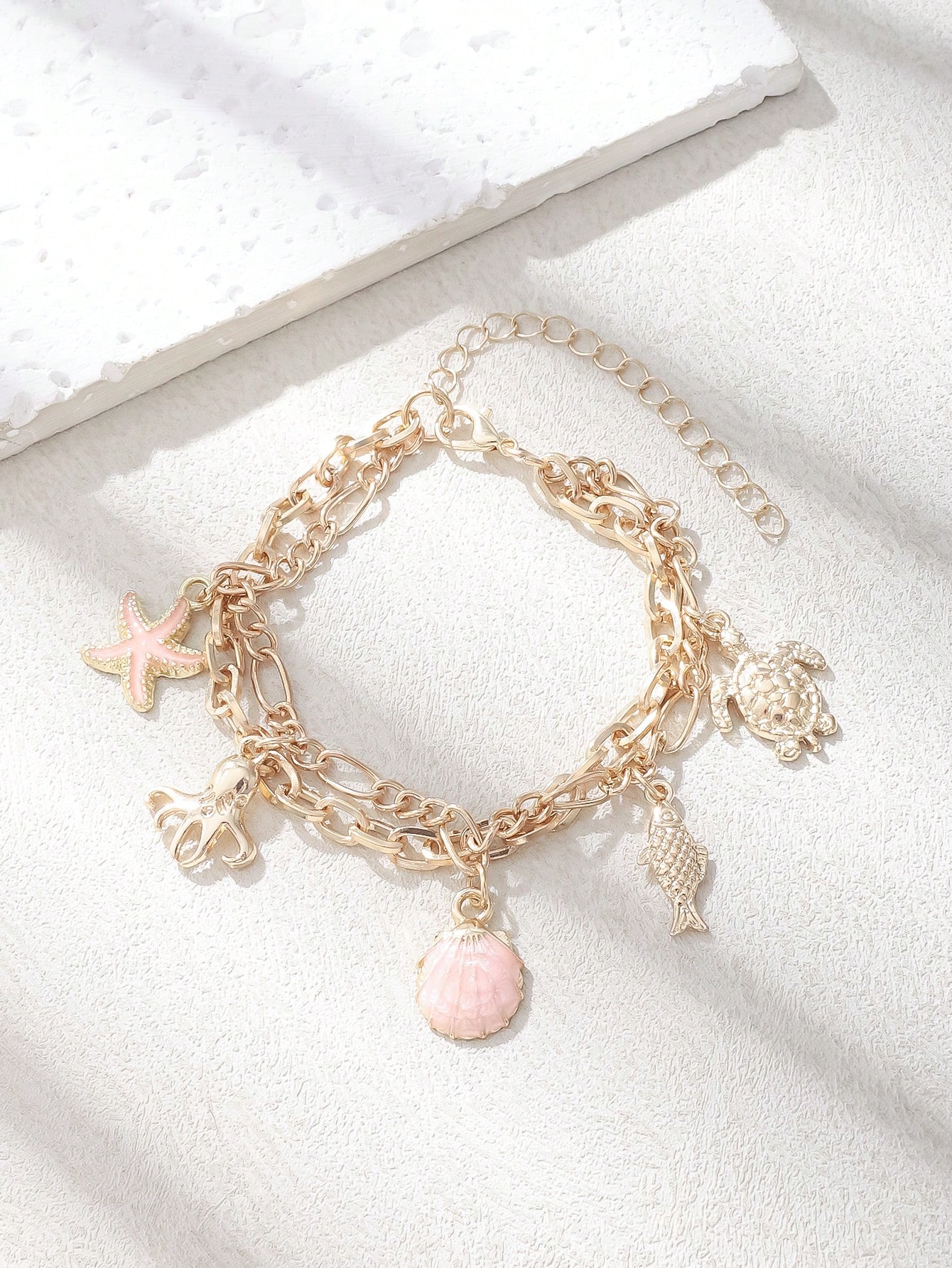 1 pièce Bracelet charm bohème adorable avec étoile de mer, coquillage, poisson, poulpe pour femmes, convient pour la plage, les vacances, les sorties, les festivals de musique, les cadeaux, le port quotidien