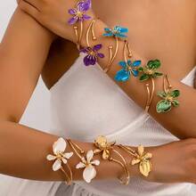 Flower-Patterned Open Cuff Bracelet - Fashion Sexy & Adjustable, Suitable For Daily, Vacation & Party Outfits - Pink - View 4