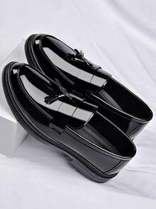 男士闪亮流苏一脚蹬休闲乐福鞋，柔软耐用 - 黑色 - 查看 12