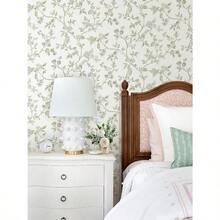 Orainege Vintage Floral Wallpaper Peel And Stick Wallpaper 16.9in*118.1in Green And White Floral Contact Paper Flowers Birds Self Adhesive Decorative Wall Paper For Bathroom Bedroom Cabinets Removable