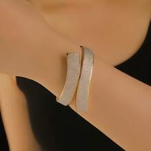 1pc Fashionable Criss-Cross Open Cuff Bracelet For Women, Versatile Delicate Luxury Design, Gift Jewelry