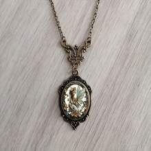1pc Elegant Vintage Pendant Necklace, Suitable As Gift For Friends
