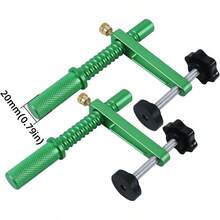 Banca Dogéndono de sujeción rápida Sostenga de mantenimiento de la mesa Alojamiento de escritorio ajustable Benk Bench Bench Dog Clamp para Woodworking Tool Workbench Accesorios 20 mm (2pcs )