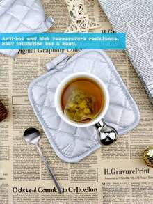 4 قطع مجموعة قفازات فرن وحصيرة عزل ذات لون واحد مقاومة للحرارة لخبز وطهي القفازات مقاومة للحرارة لفرن الميكروويف والحصيرة