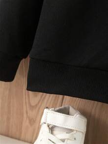 Boys' Christmas Sweatshirt, Football And Christmas Hat Pattern Kids' Long Sleeves Pullover Sweatshirt, Casual Versatile Everyday Outfit