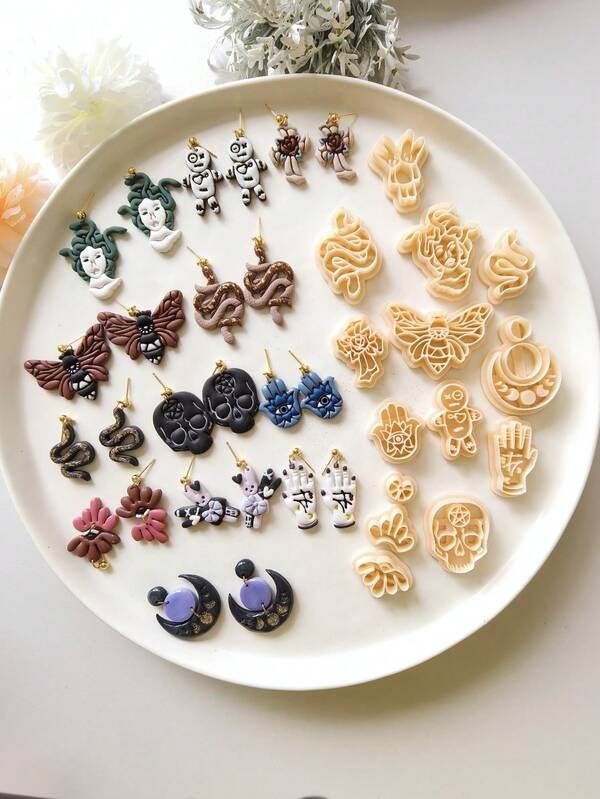 قوالب قطع طين البوليمر لسلسلة هالوين الداكنة، بتصميمات ميدوسا/جمجمة/دمية رعب، أدوات يدوية مثالية لصنع المجوهرات والأقراط كهدية لهواة DIY