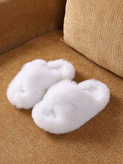 1 Pair Winter Plush Lined Slippers, Fashionable Slippers For School In Winter, Soft & Comfortable Winter Shoes
