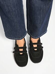 Fall/Winter 2025 Spring Retro Red Versatile Hook And Loop Mary Jane Shoes, Women Casual Round Toe Flat Leather Shoes,Ballet - Black - View 7