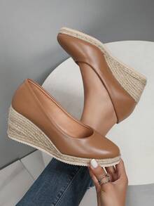 Zapatos de cuña con suela gruesa para mujer - Estilo elegante y de moda - Casual y cómodo - Serie de Oriente Medio - Estilo retro - Uso diario - Casual y versátil - Minimalista - Tacones altos - Slip-on - Cuero sintético con perlas falsas - Tacones altos de plataforma con suela gruesa - Tejido - Marrón - Ver 17