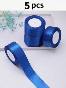 1卷细款纯色布艺丝带，适用于礼品包装、邀请函、花卉装饰、气球、工艺缝纫、派对婚礼装饰、情人节花束、永生玫瑰图案、DIY礼物和装饰，是节日派对送给男女朋友的理想礼物，有金色、粉色、海军蓝、黑色和白色可选。