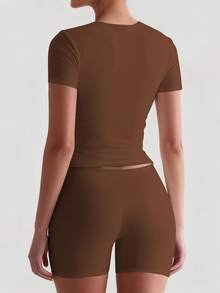 XLLAIS 2025款圆领短袖夏季上衣，纯色基础款修身休闲运动风棕色T恤，女款 - 駝色 - 查看 2