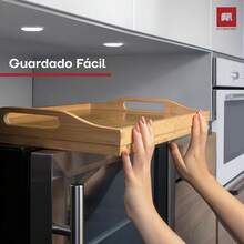 Mesa para Cama de Bambú con Patas Plegables |   Charola de Servicio Multifuncional con Asas Portátil |   Bandeja para Desayunar, Leer o Trabajar |   Medidas: 45cm X 31cm - 17,7" x 12,2" x 7,5" - Ver 7