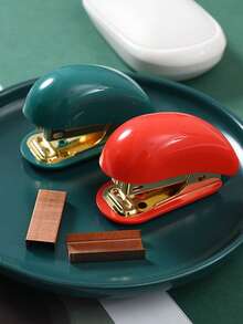 1pc Christmas Desktop Stapler, Cute Mini Stapler For Students, Space-Saving For Home/Office/Student Use, Compact Design, Portable, Colorful Paperclip Christmas Transparent Creative Stationery Set, Clip, Stapler, Christmas Gift