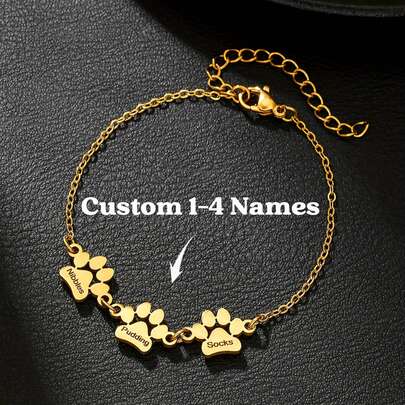Armband i 18K guldpläterat rostfritt stål med söta hundtassar, anpassningsbart med husdjursnamn, perfekt present till husdjursägare och födelsedagar, även en meningsfull minnespresent till henne, elegant design, mångsidig och hållbar. Detta anpassade namnarmband är även ett pärlarmband, lämpligt för smyckessamlare och kvinnor att bära.