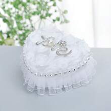 婚礼枕套一套。迷你花童手捧心形枕套。珍珠蕾丝蝴蝶结戒指盒首饰盒。订婚戒指架。情人节求婚宣言戒指道具（不含戒指） - 白色 - 查看 5