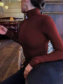 女士简约复古硬币图案优雅休闲高领长袖针织打底衫，秋冬季 - 酒紅色 - 查看 3