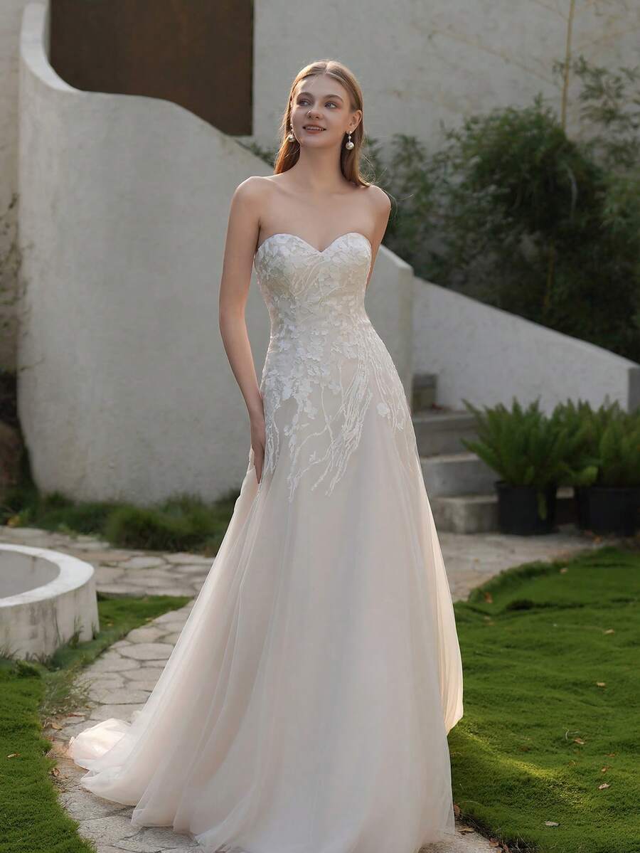 YOUKEFEIER Sweetheart Lace Embroidered Long Wedding Dress For Outdoor Wedding Ceremony