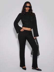 TypaGal Women Fall Autumn Winter Casual Sporty Chic Modern Going Out Elegant Sexy Black Mock Neck Trumpet Sleeve Crop Sweater,Long Sleeve Tops Basic