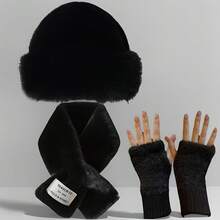 三件套冬季保暖配饰套装，适合女性。采用聚酯纤维面料，内衬加厚保暖层，包含手套、围巾和帽子。非常适合寒冷天气和户外活动，是圣诞节或情人节的完美礼物。