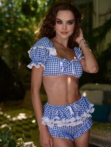 Women's Vintage Blue  White Gingham Two-Piece Swimsuit - Puff Sleeve Crop Top With Lace  Bow + Ruffled Bottoms, Cute Halloween Beach Party Outfit - 藍色 - 查看 4