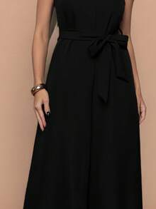 Elegant Linen Pantaloon Jumpsuit With Wide Legs And Discreet Pockets. TAILORED OVERALL WITH POCKET AND BELT. - 黑色 - 查看 3