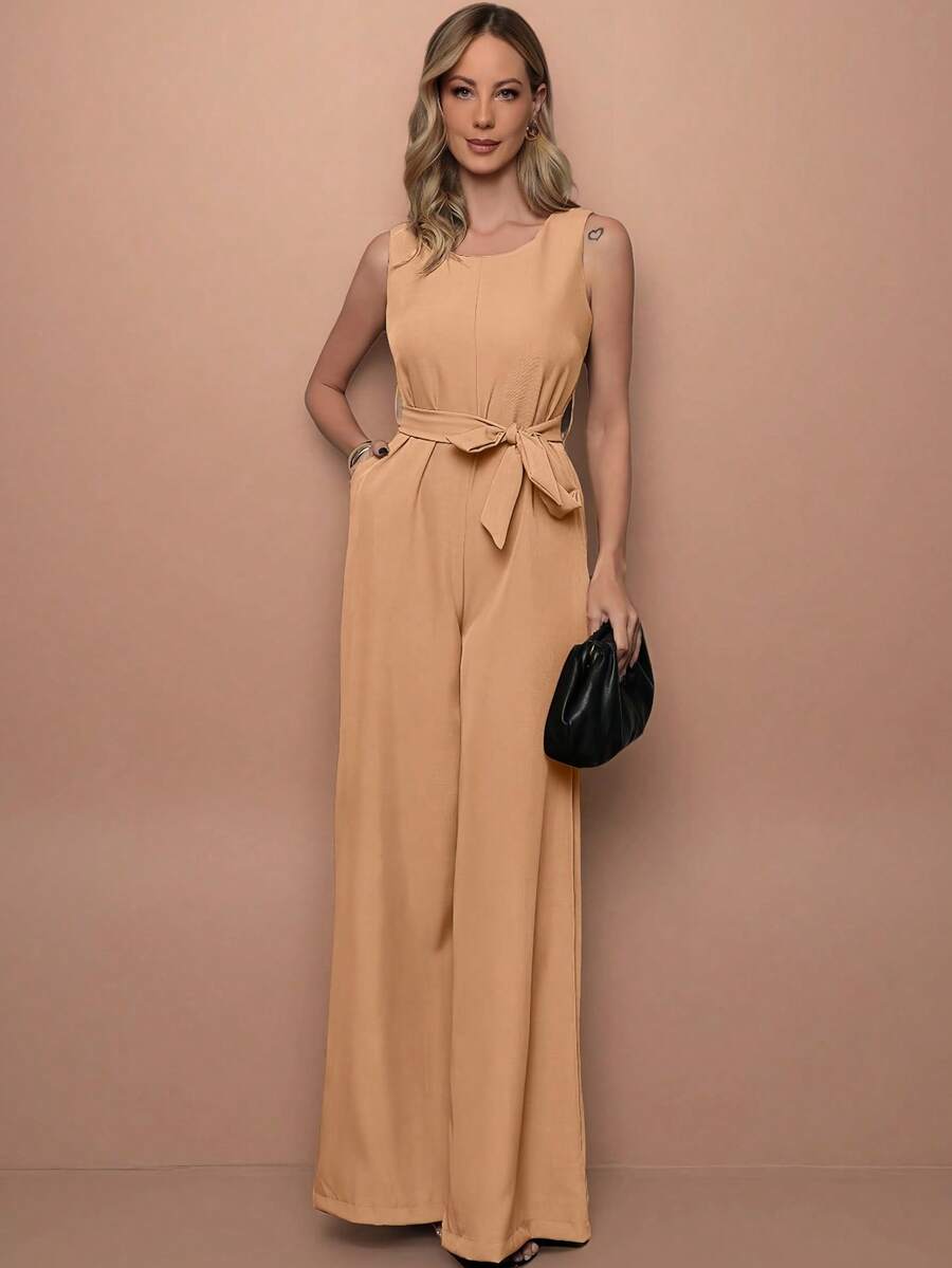Elegant Linen Pantaloon Jumpsuit With Wide Legs And Discreet Pockets. TAILORED OVERALL WITH POCKET AND BELT. - 杏色 - 查看 1