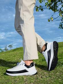 Neue Herren Golfschuhe, bequeme Leder Golf Trainingsschuhe, hochwertige Outdoor Golfschuhe für Herren in Unifarben