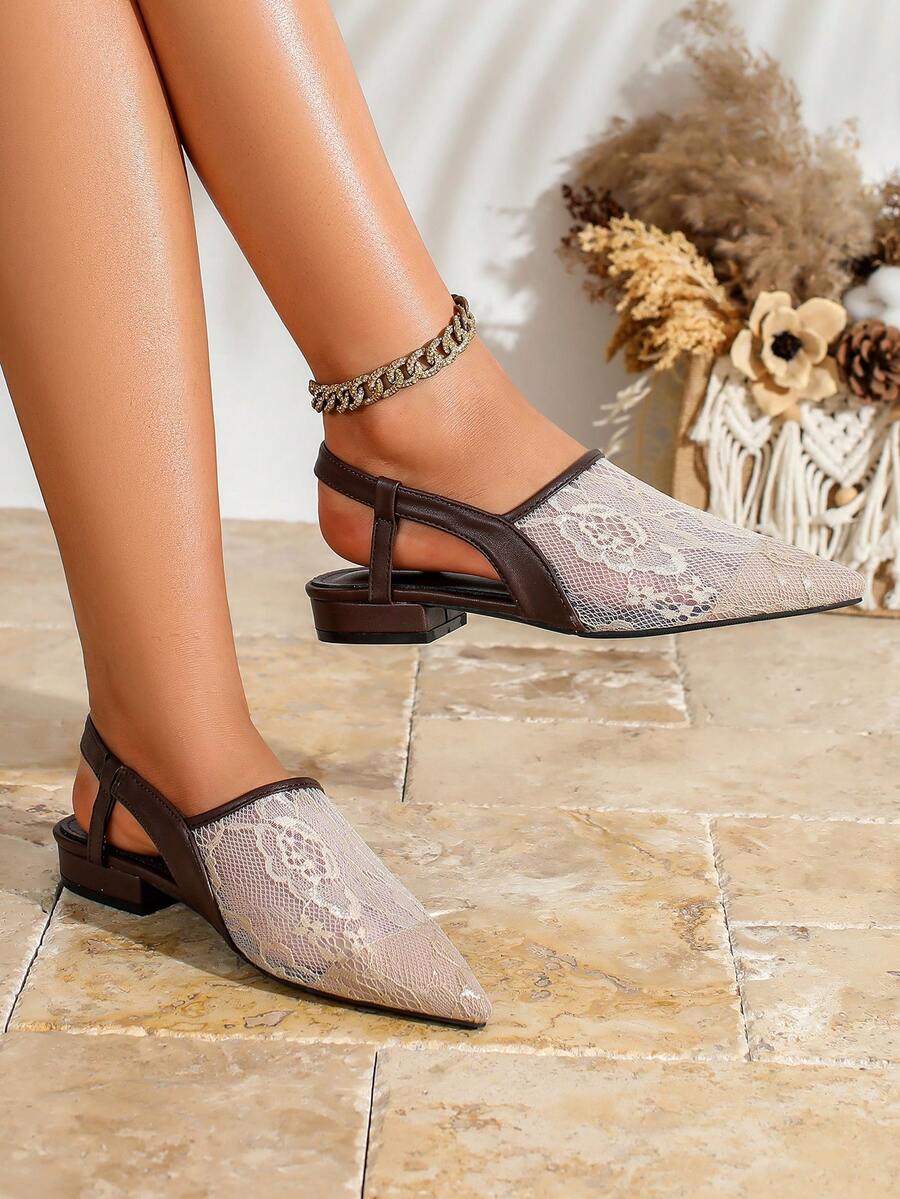 Mocasines planos versátiles y de moda con parche de malla de color albaricoque, correa marrón y cintura elástica