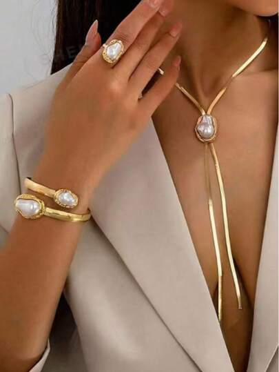 1 Set de Collar Y con Colgante de Perla Barroca de Metal, Estilo Metálico Vintage Único, Collar de Alta Gama, Pulsera, Anillo - Collar de Cadena Plana Incrustado de Perla Vintage y Elegante, Adecuado para Boda, Fiesta, Uso Diario y Regalo de Vacaciones de Mujer