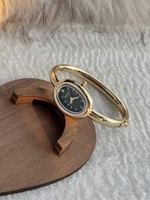 1件装女士优雅椭圆形设计绿色表盘银色和金色时尚休闲手镯手表 - 金色 - 查看 1