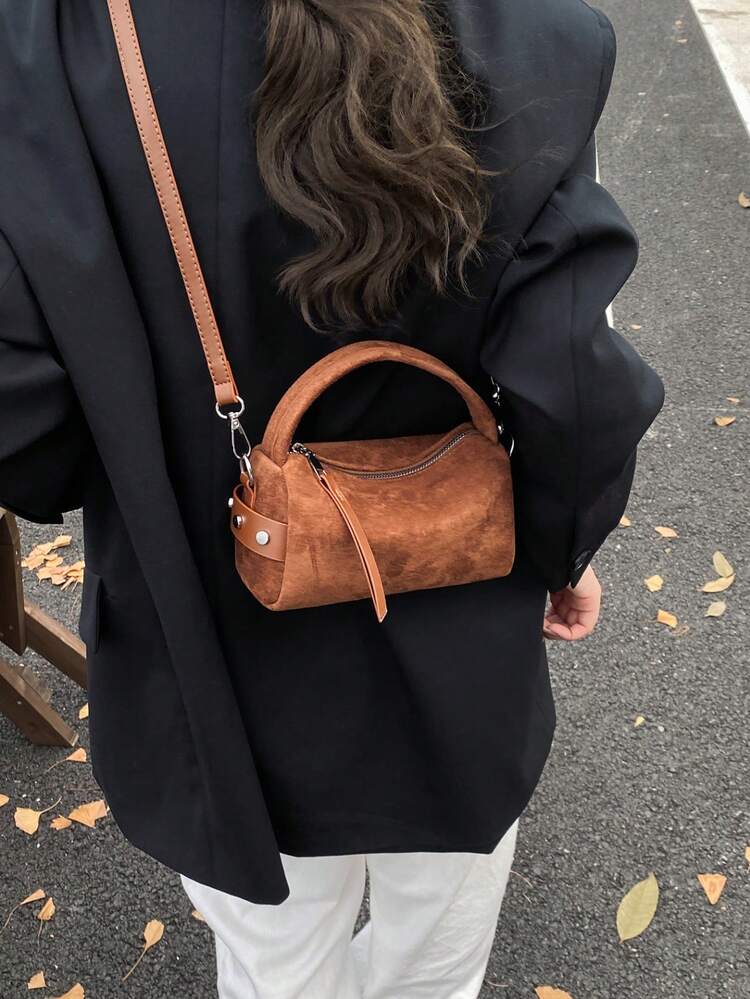 2025 Autumn/Winter New Fashion Niche Design Women Suede Handbag, Matte Vintage Shoulder Bag, Suitable For Shopping, Commuting, Work And Dating - Brown - View 4