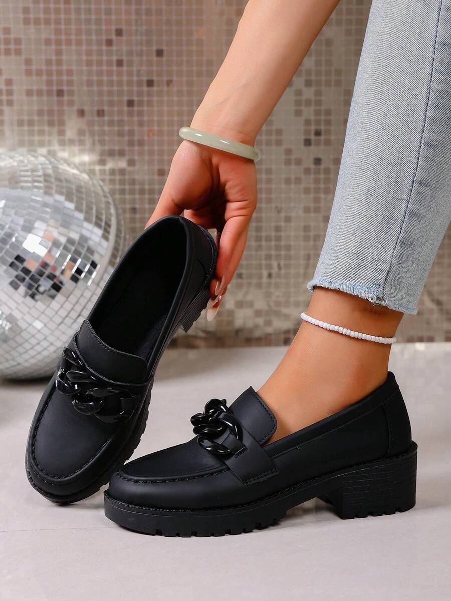 2025 Nuovi mocassini con suola spessa e tacco chunky, scarpe da donna piatte versatili e alla moda con punta tonda, scarpe casual comode slip-on con decorazione a farfalla